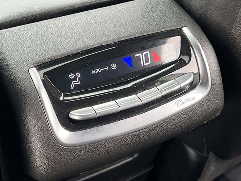 Used 2023 Cadillac XT6 Luxury image 26