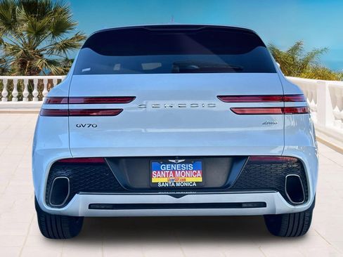 Used 2023 Genesis GV70 2.5T w/ Advanced Package image 6
