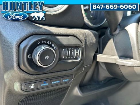 Used 2021 Jeep Wrangler Unlimited Sahara w/ Cold Weather Group AWD/4WD image 16
