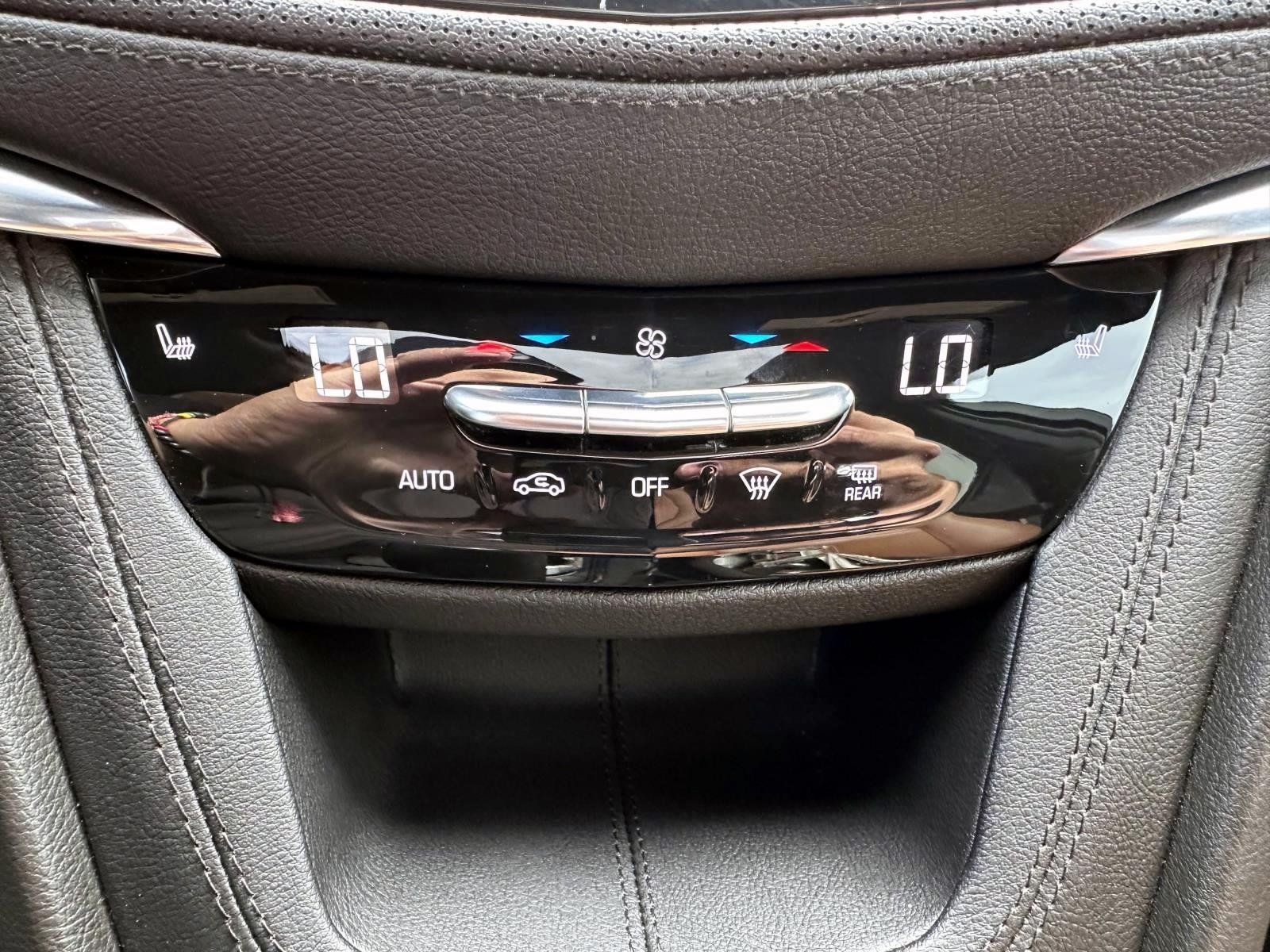 Used 2021 Cadillac XT5 Premium Luxury AWD/4WD image 25