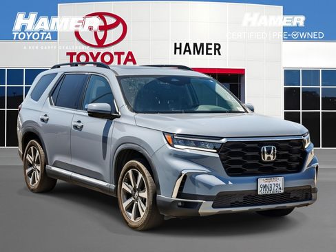 Used 2024 Honda Pilot Touring image 1