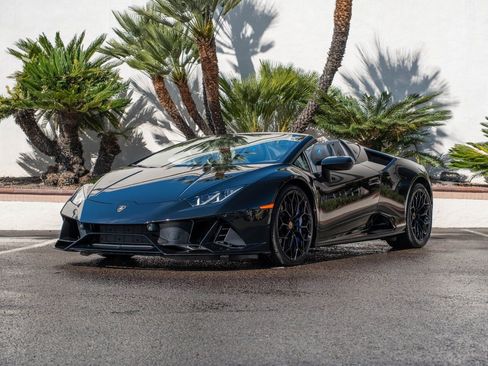 Used 2024 Lamborghini Huracan EVO image 25