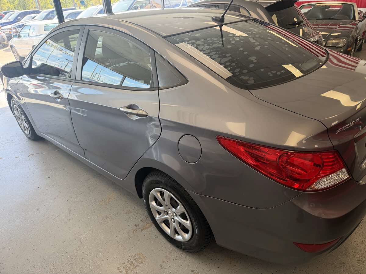 Used 2013 Hyundai Accent GLS FWD image 5