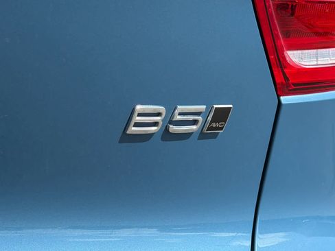Used 2024 Volvo XC40 B5 Plus AWD/4WD image 32
