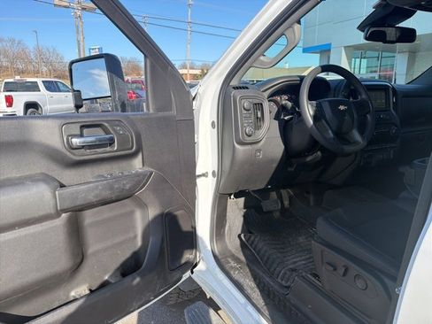 Used 2024 Chevrolet Silverado 2500 Custom w/ Custom Value Package image 36