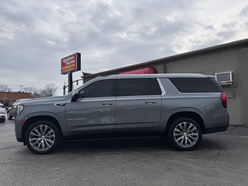 Used 2022 GMC Yukon XL SLE w/ Gmc Pro Safety Plus Package image 4