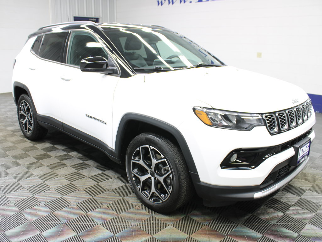 Used 2025 Jeep Compass Limited AWD/4WD image 3
