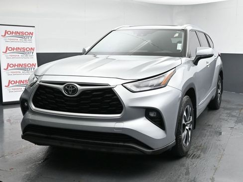 Used 2020 Toyota Highlander XLE image 4