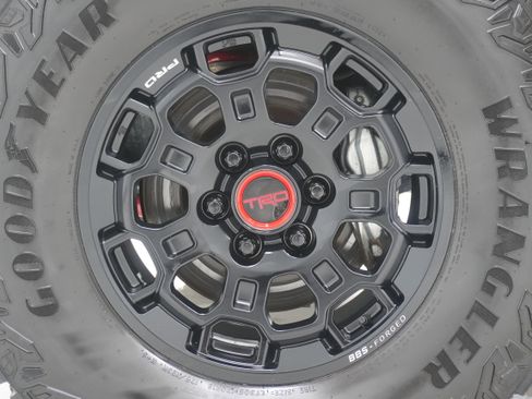 Used 2022 Toyota Tundra TRD Pro AWD/4WD image 37