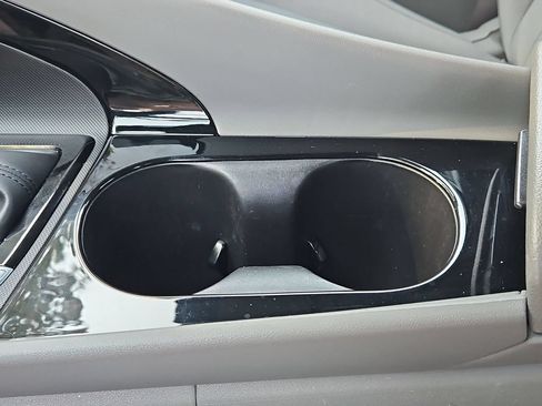 Used 2025 Hyundai Elantra SEL FWD image 24