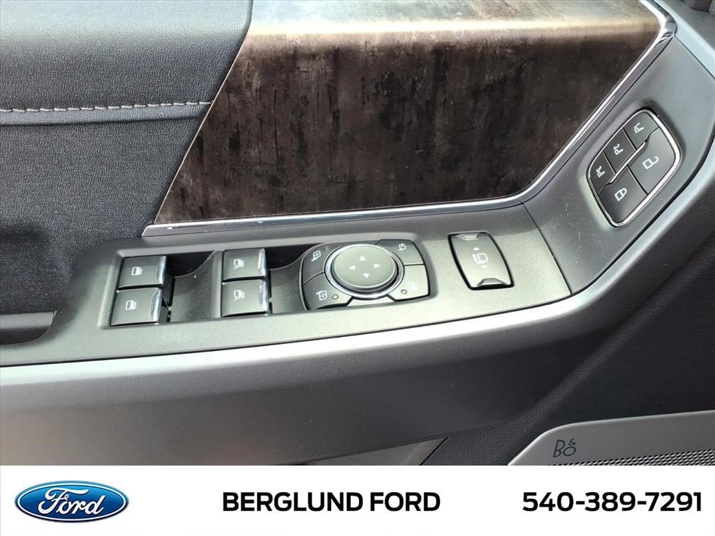 New 2026 Ford F250 Lariat w/ Black Appearance Package AWD/4WD image 14