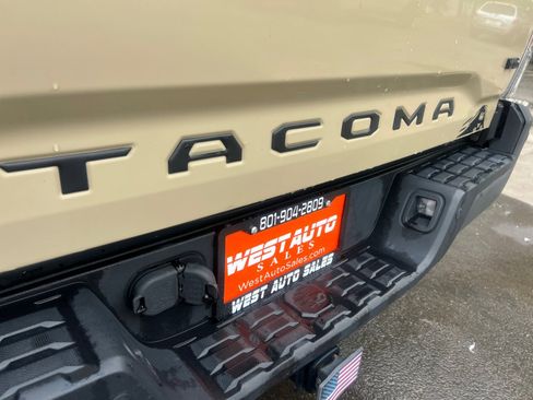 Used 2020 Toyota Tacoma TRD Sport image 29