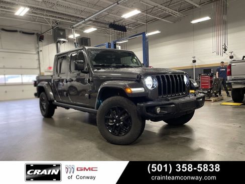 Used 2023 Jeep Gladiator Sport S image 1