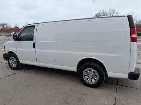 Used 2014 Chevrolet Express 1500 image 9