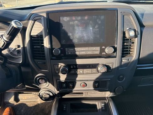 Used 2024 Nissan Titan SV w/ SV Convenience Package AWD/4WD image 17