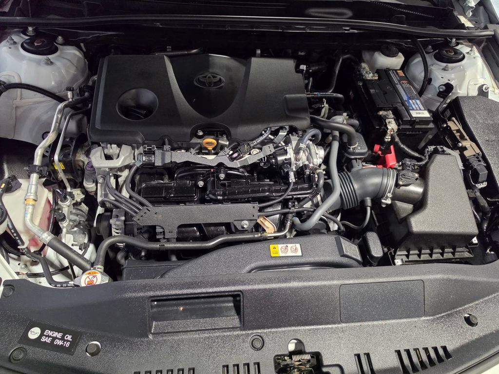 Used 2022 Toyota Camry SE FWD image 9