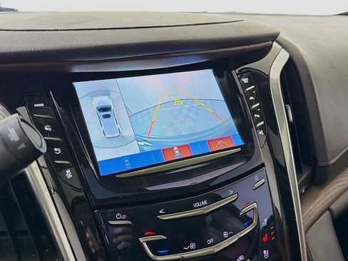 Used 2020 Cadillac Escalade Luxury image 19