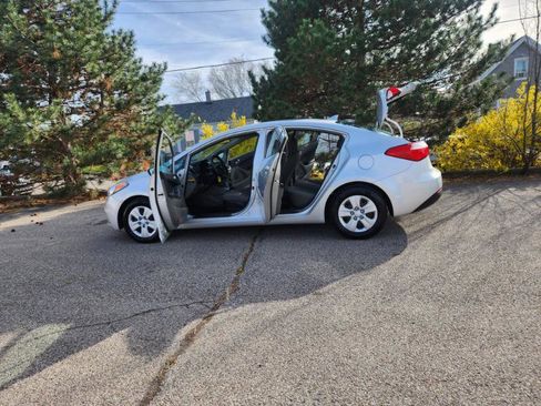 Used 2016 Kia Forte LX image 22
