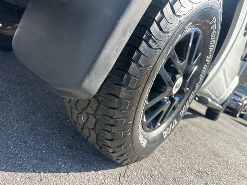 Used 2014 Nissan Frontier SV w/ SV Value Truck Package image 38