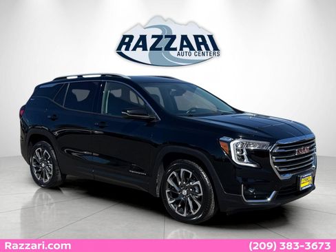 Used 2022 GMC Terrain SLT FWD image 1