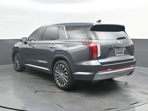 Used 2023 Hyundai Palisade Calligraphy FWD image 3