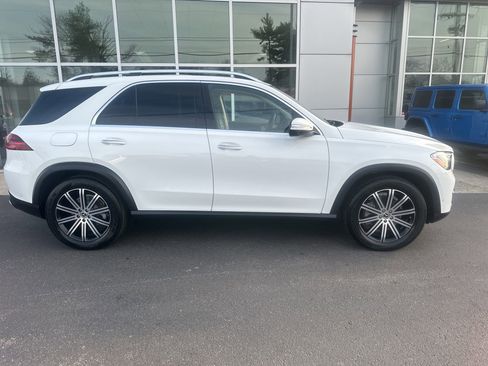 Used 2025 Mercedes-Benz GLE 350 4MATIC image 2