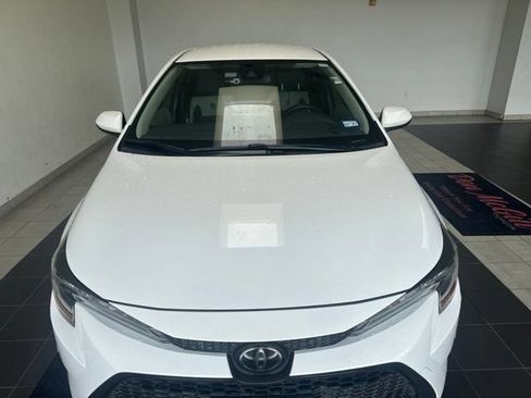 Used 2022 Toyota Corolla L FWD image 2