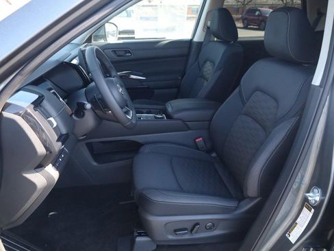 New 2025 Nissan Pathfinder SV w/ Black Appearance Package image 19