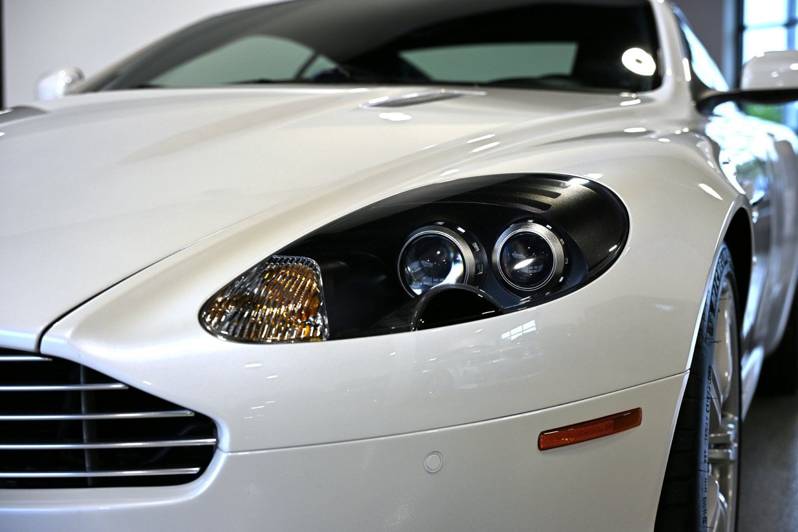 Used 2009 Aston Martin DB9 Coupe RWD image 11