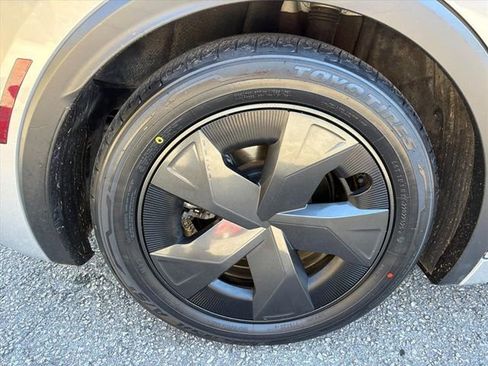 Used 2023 Toyota Prius LE image 24