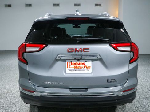 Used 2023 GMC Terrain SLT FWD image 8