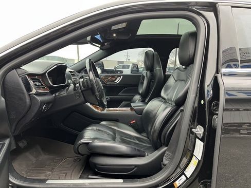 Used 2018 Lincoln Continental Reserve w/ Continental Climate Package image 24