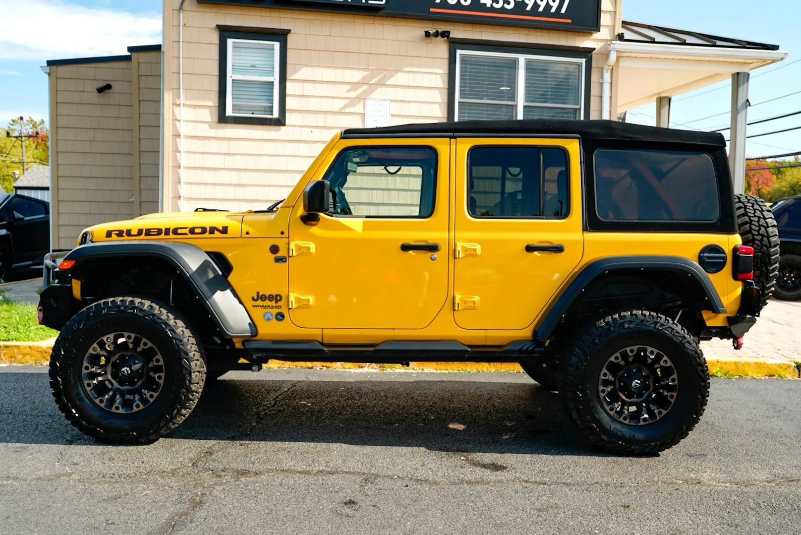Used 2021 Jeep Wrangler Unlimited Rubicon AWD/4WD image 8