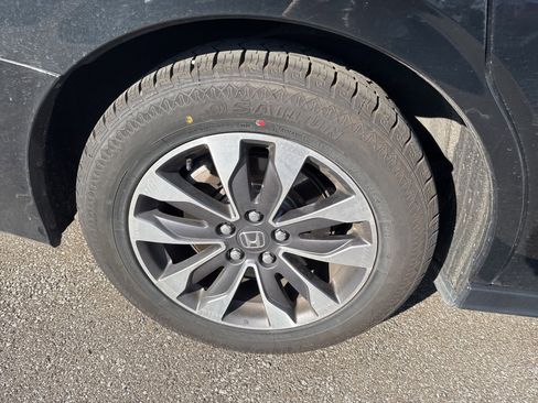 Certified 2024 Honda Odyssey EX-L image 5