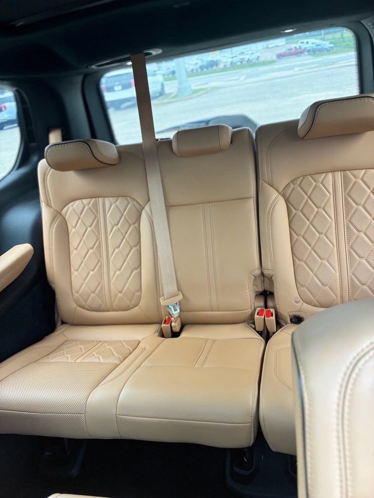 Used 2023 Jeep Grand Wagoneer Series III w/ Rear Seat Video Group 1 AWD/4WD image 7