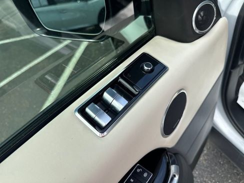 Used 2019 Land Rover Range Rover Sport HSE Dynamic image 14