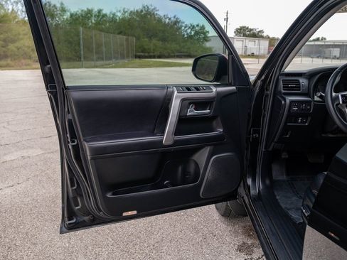 Used 2022 Toyota 4Runner SR5 Premium image 10