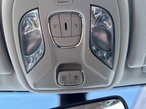 Used 2018 Jeep Compass Latitude w/ Popular Equipment Group image 26