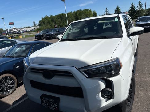 Used 2022 Toyota 4Runner Trail Special Edition AWD/4WD image 2