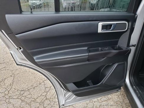 Used 2020 Ford Explorer XLT w/ Equipment Group 202A image 15