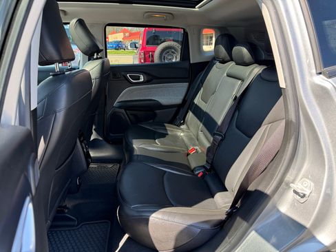 Used 2022 Jeep Compass Latitude w/ Sun and Sound Group AWD/4WD image 43