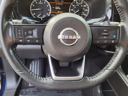 Used 2022 Nissan Pathfinder SV image 16