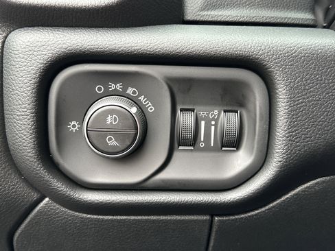 New 2026 RAM 2500 Laramie AWD/4WD image 13