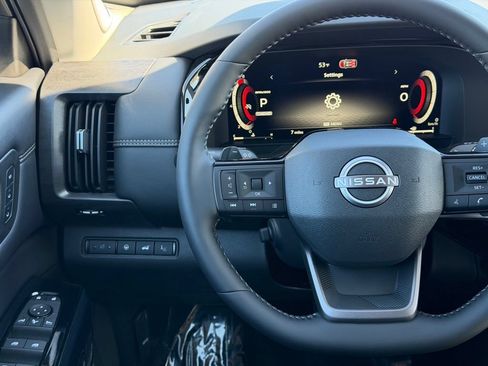 New 2026 Nissan Pathfinder Platinum FWD image 23