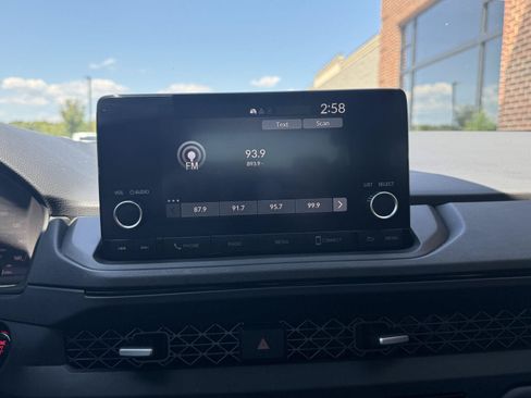 Used 2025 Honda Accord SE image 4