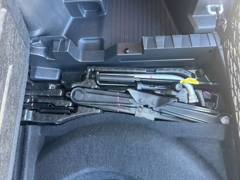 Used 2018 Volkswagen Atlas SEL image 34