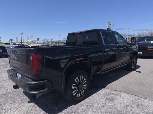 Used 2024 GMC Sierra 2500 Denali Ultimate AWD/4WD image 9