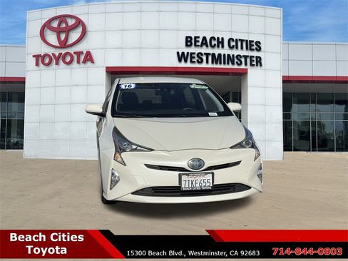 Used 2016 Toyota Prius Four Touring image 3