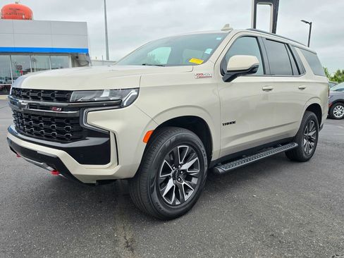 Used 2021 Chevrolet Tahoe Z71 w/ Z71 Signature Package AWD/4WD image 2