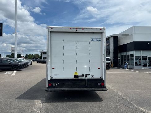 Used 2024 Ford E-350 and Econoline 350 Super Duty w/ Power Windows & Locks Group RWD image 4